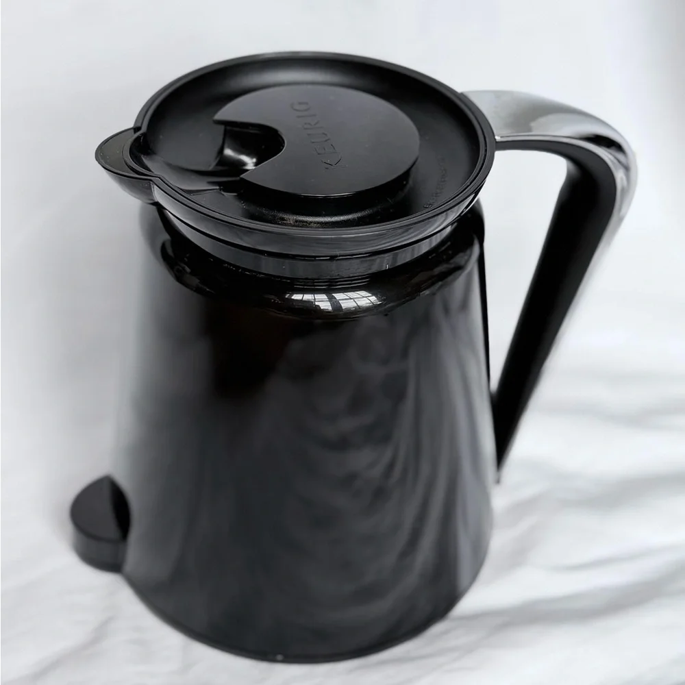 Keurig Glossy Black Coffee Carafe with Chrome-Tone Handle